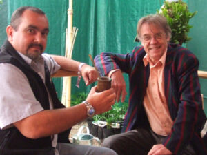 Photograph of Alberto Yanosky with John Burton in London 2010. © WLT.
