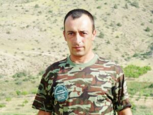 Gor Hovhannisyan, head and shoulders.