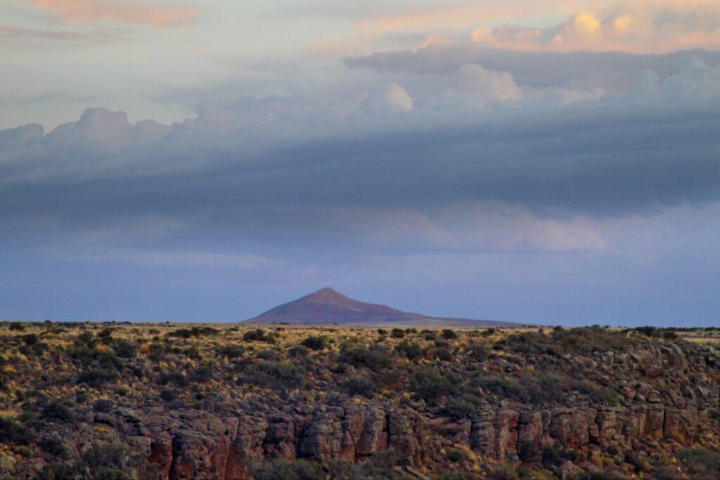 A photograph of the Somuncurá Plateau, a volcanic tabletop located in Argentinian Patagonia
